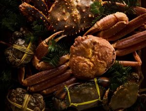 102 House debuts crab banquet in full blossom with Cantonese heart